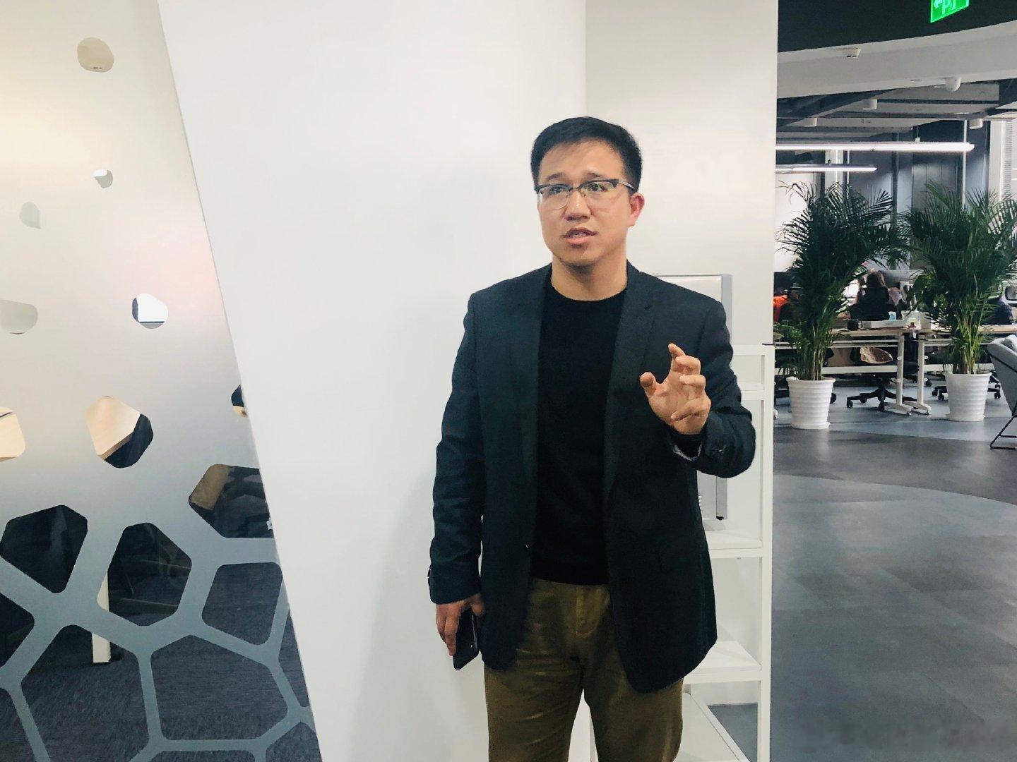 关海涛重回荣耀任职负责全球市场营销关总回归荣耀主要负责全球市场营销，担任这个岗位