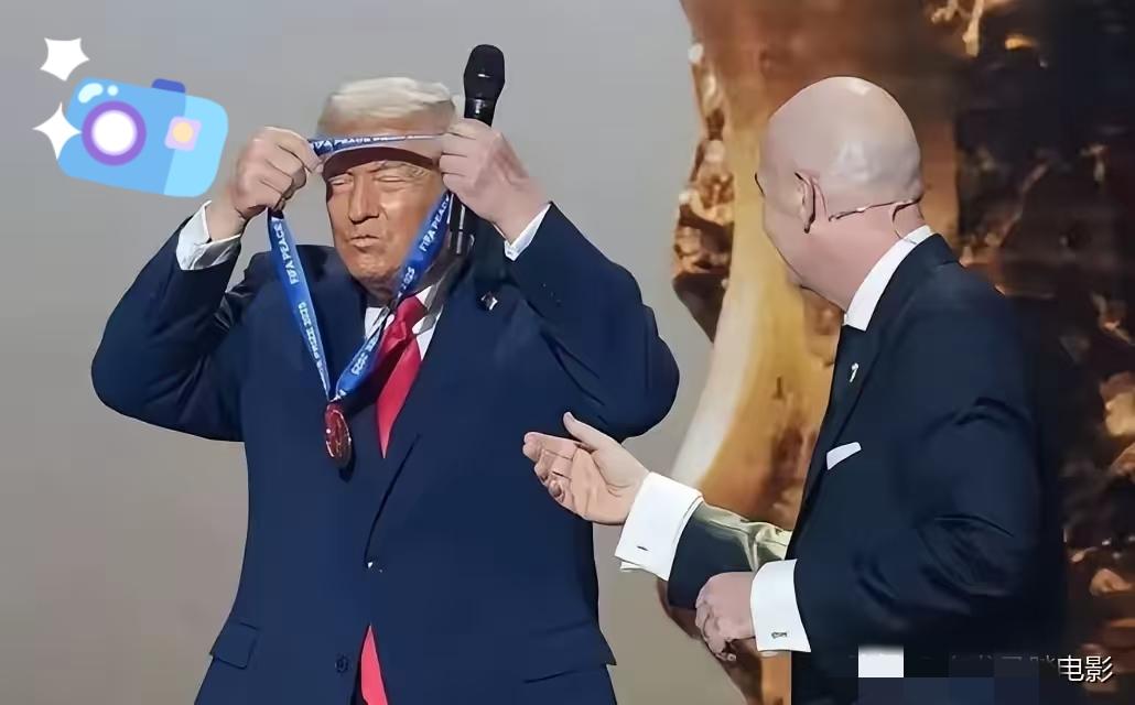 国际足联主席尴尬了！世界杯再过两天就开幕了，结果出了个天大的笑话——伊朗队好歹打
