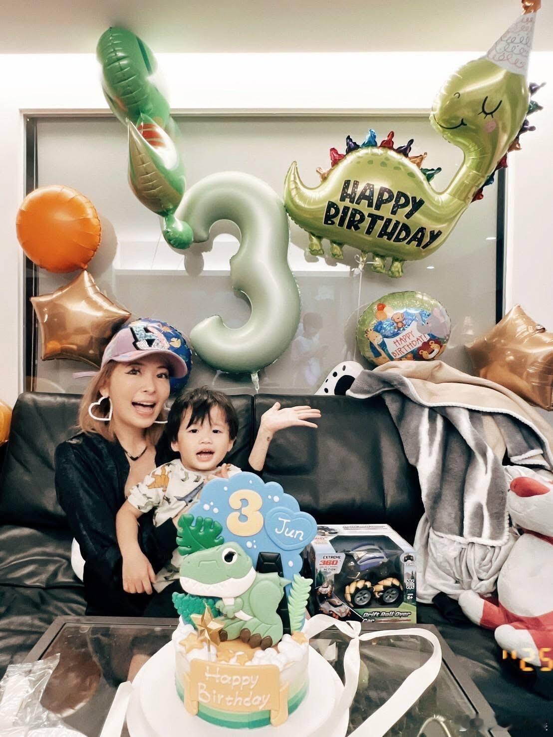 Makiyo庆祝儿子3岁生日Makiyo为儿子庆祝3岁生日 Makiyo庆祝儿子