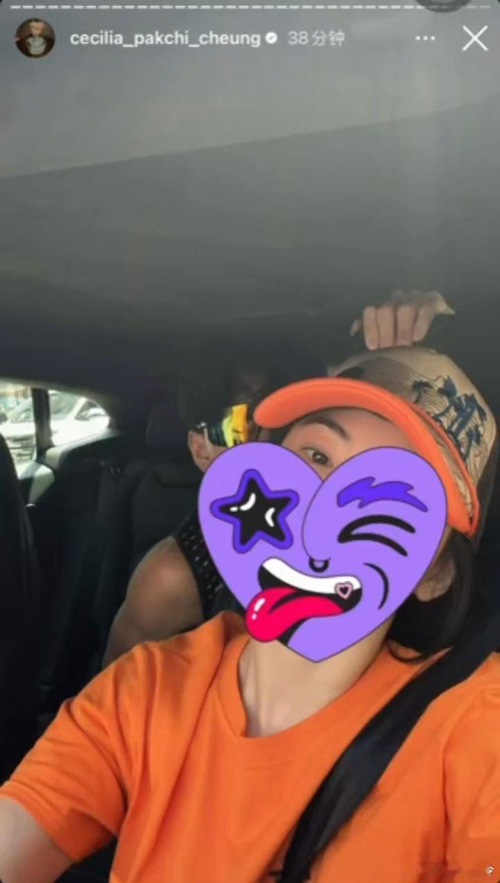 Lucas有驾照了张柏芝坐Lucas副驾 张柏芝儿子Lucas已经有驾照了，张柏
