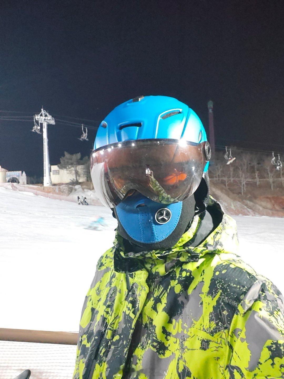 夜滑天津……PS1、不愧是天津！有个baibai拿着喇叭一直喊：别老坐着，容易被