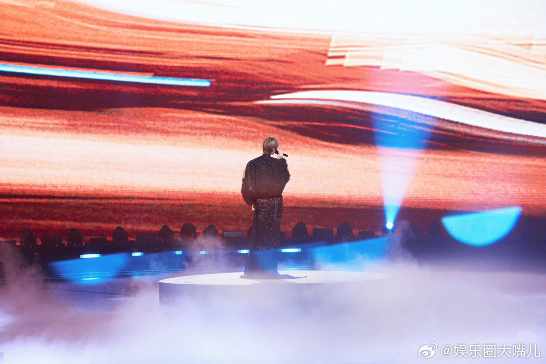 李宇春王菀之眼神并不清白我有恋姐癖是李宇春的错 王菀之对李宇春的欣赏确实很真诚，