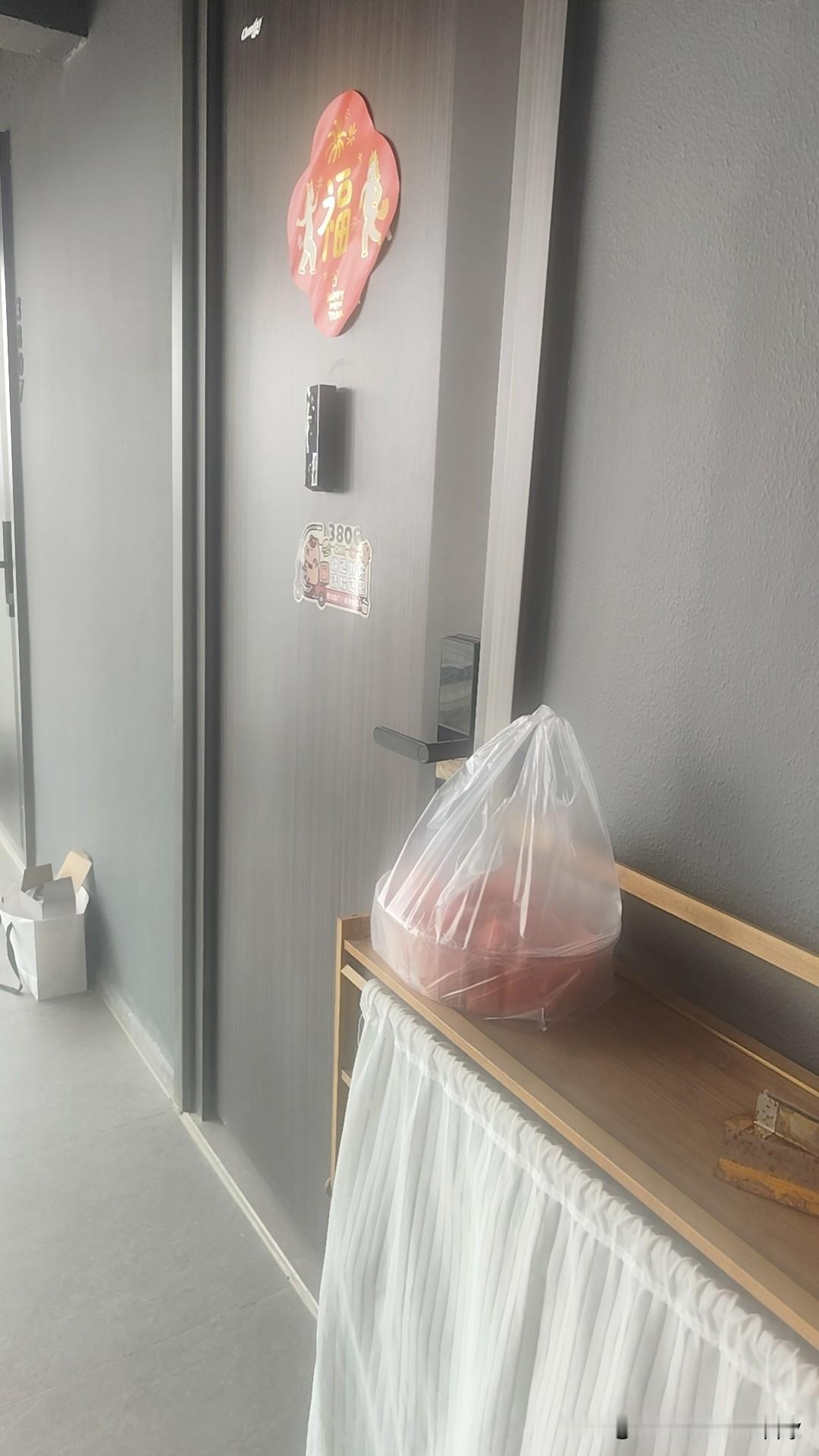 现在我的保洁单也起来了，但是人手不够，有没有人认识的，介绍几个给我。年纪大一点的