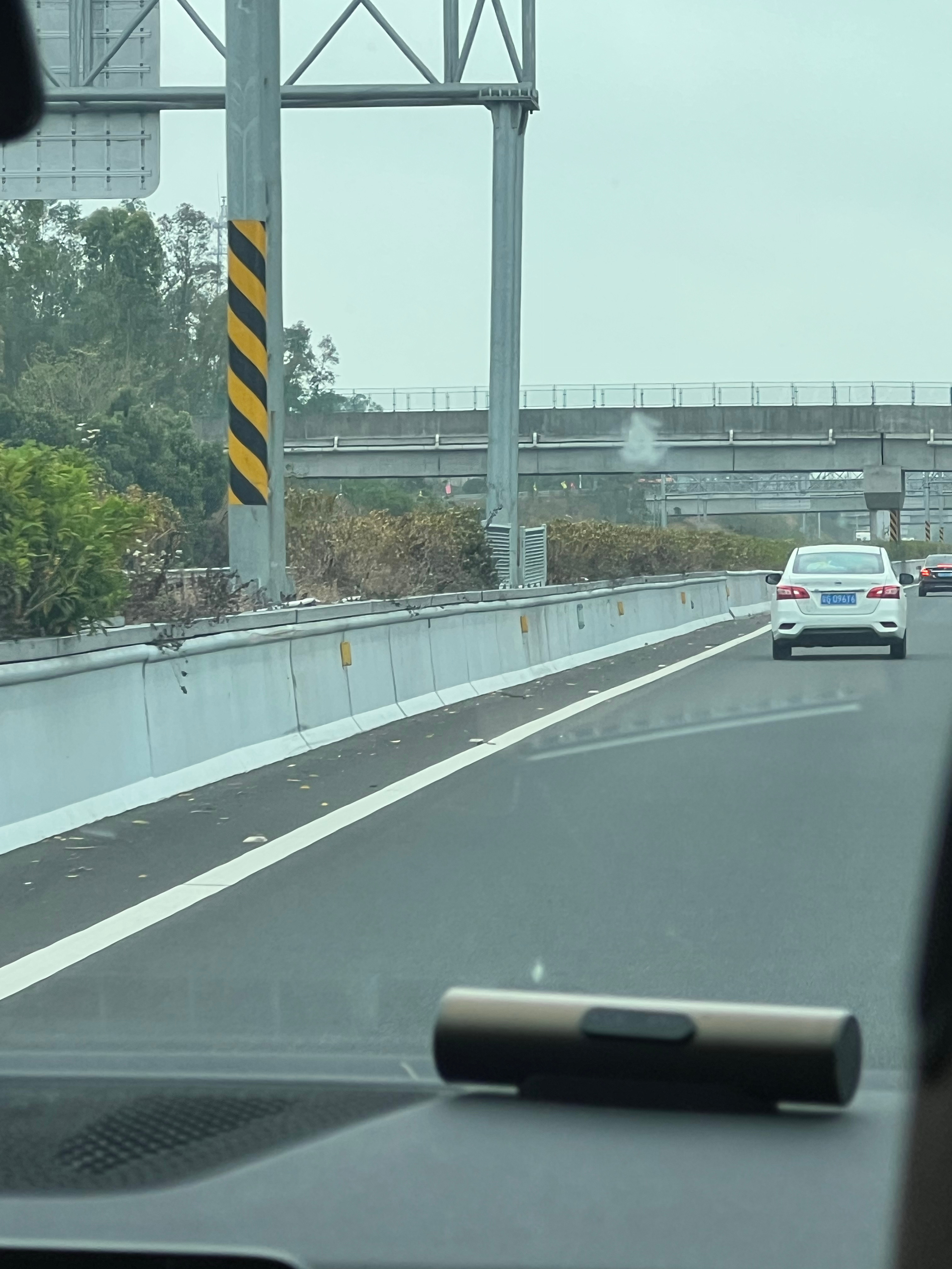 长这么大～我到现在都真的怕坐车～尤其大学那会那会没有高铁坐啊(不方便也没那么多钱