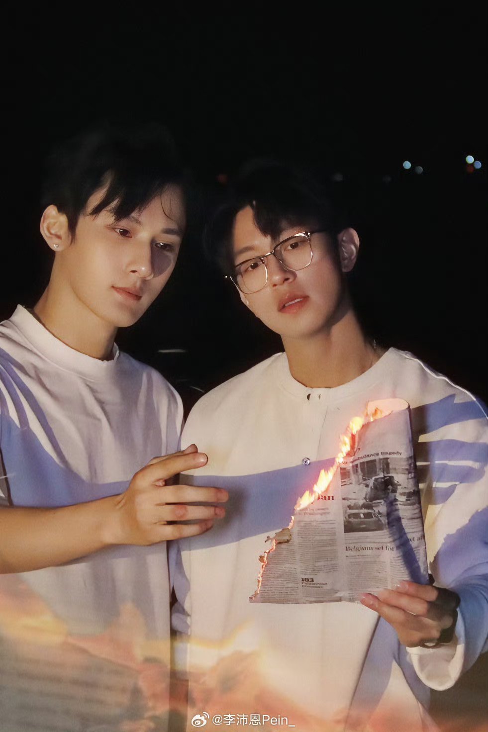 江衡李沛恩 我最喜欢的还是这组图…啥时候还能再拍点末日感的营业图 