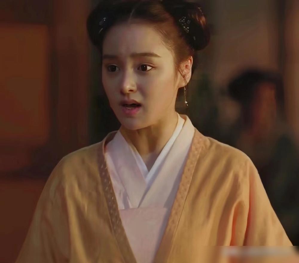 四个丫鬟惨死还不够，盛墨兰真正的报应，电视剧根本没敢拍。
 
连生五个女儿，个个