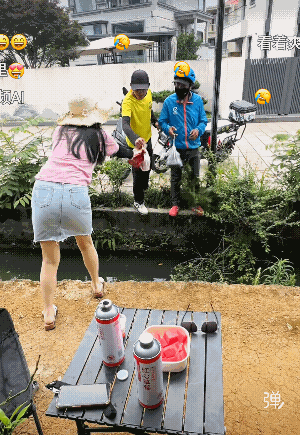 美团非得要把饿了吗拉下水才行，还好，京东那小子今天请假了![捂脸]