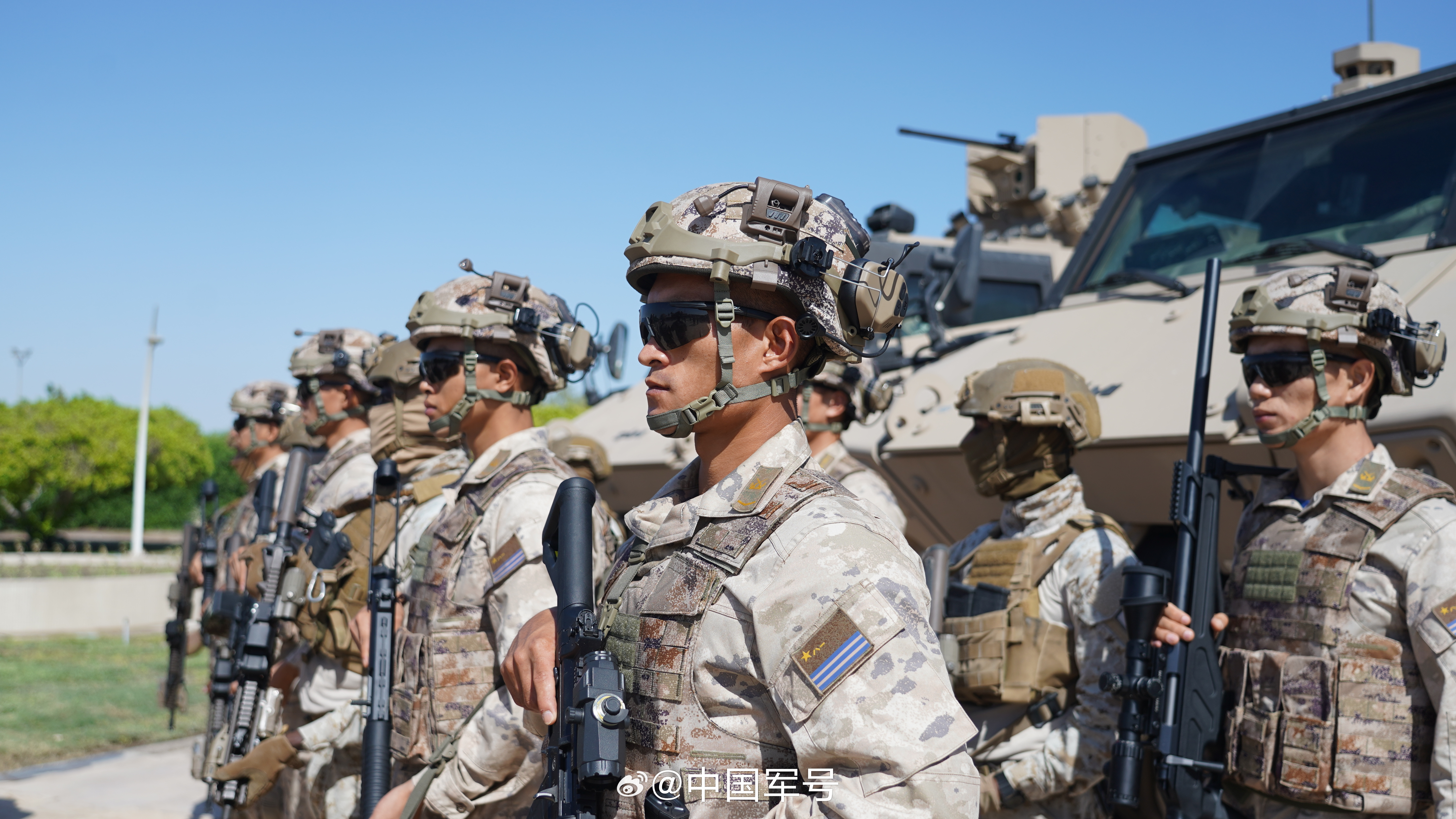 【中沙蓝剑2025大场面来了】近日，中沙“蓝剑-2025”海军联合训练在沙特举行