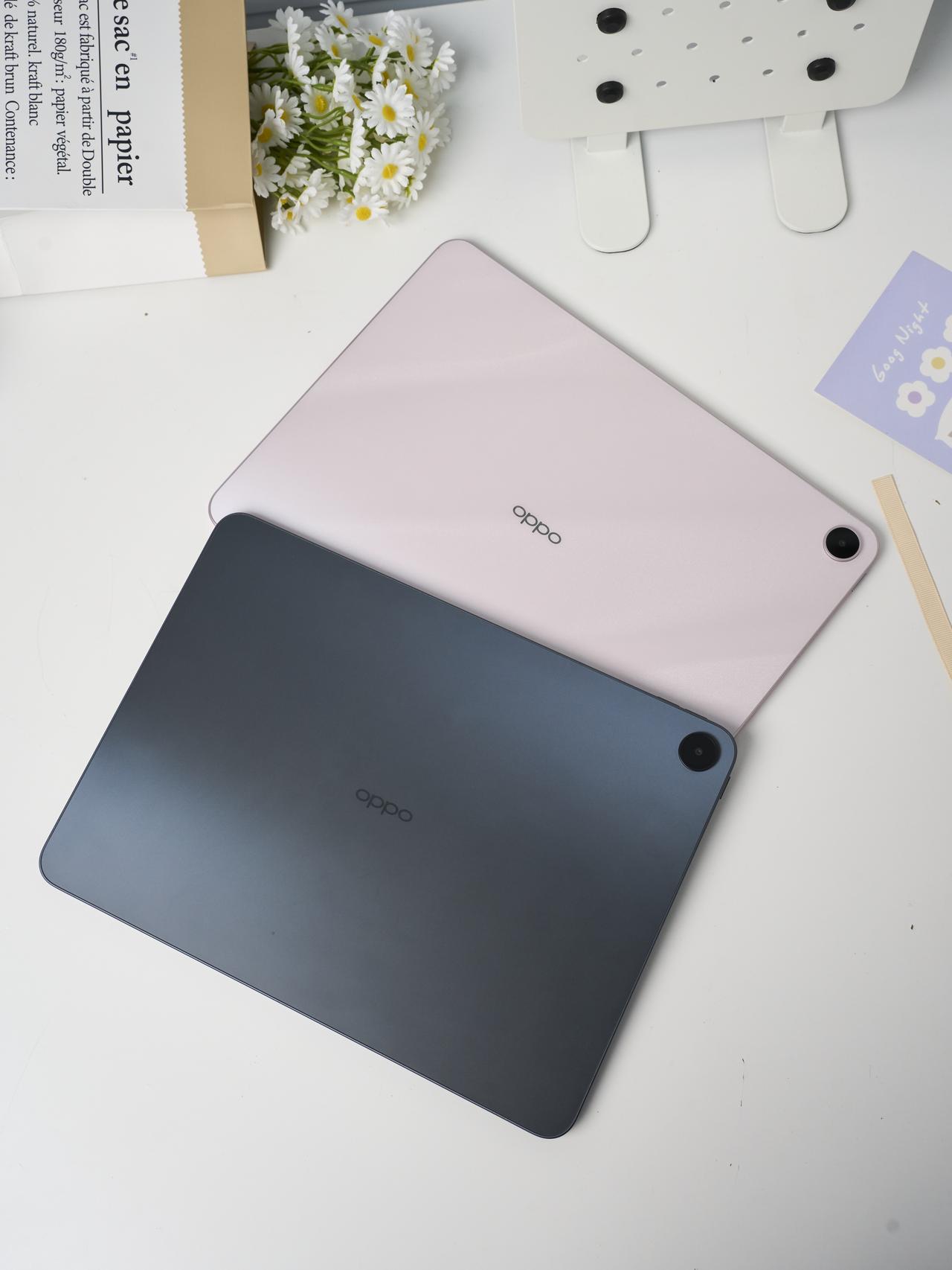 两个颜色都拿到了！大家觉得哪个更好看？

嘻嘻，提前拿到OPPO Pad Air