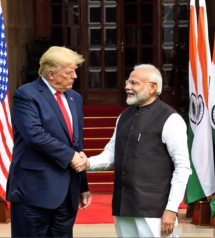 太尴尬了！美国白宫发言人莱维特称，美国此前要求印度禁止购买俄罗斯石油，印度总理莫