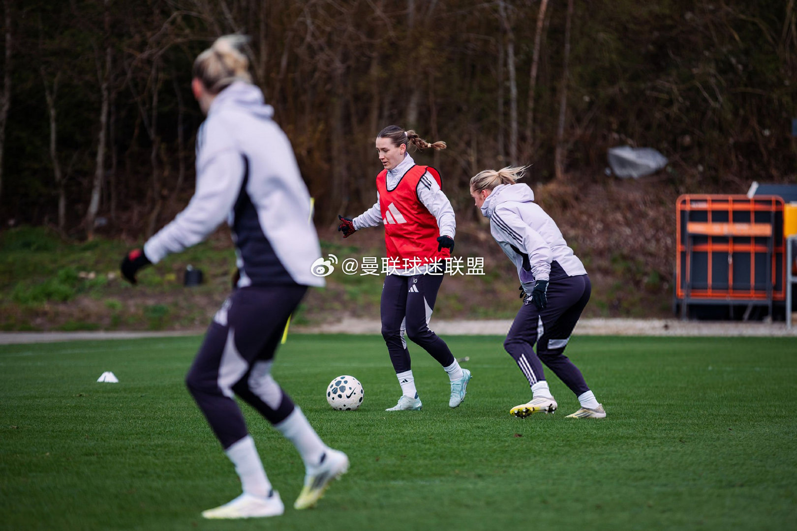 〖26-03-13训练图〗女足备战25-26赛季英格兰女足联赛杯决赛对阵切尔西女