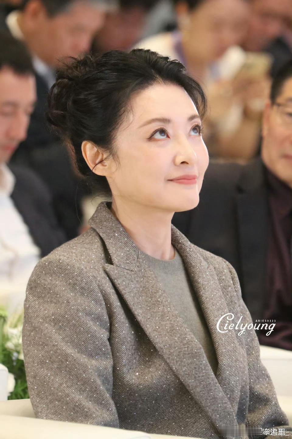 周涛这段发言我都有点智性恋了 周涛谈生命多元，强调困境让人强大，探索与执着显高贵