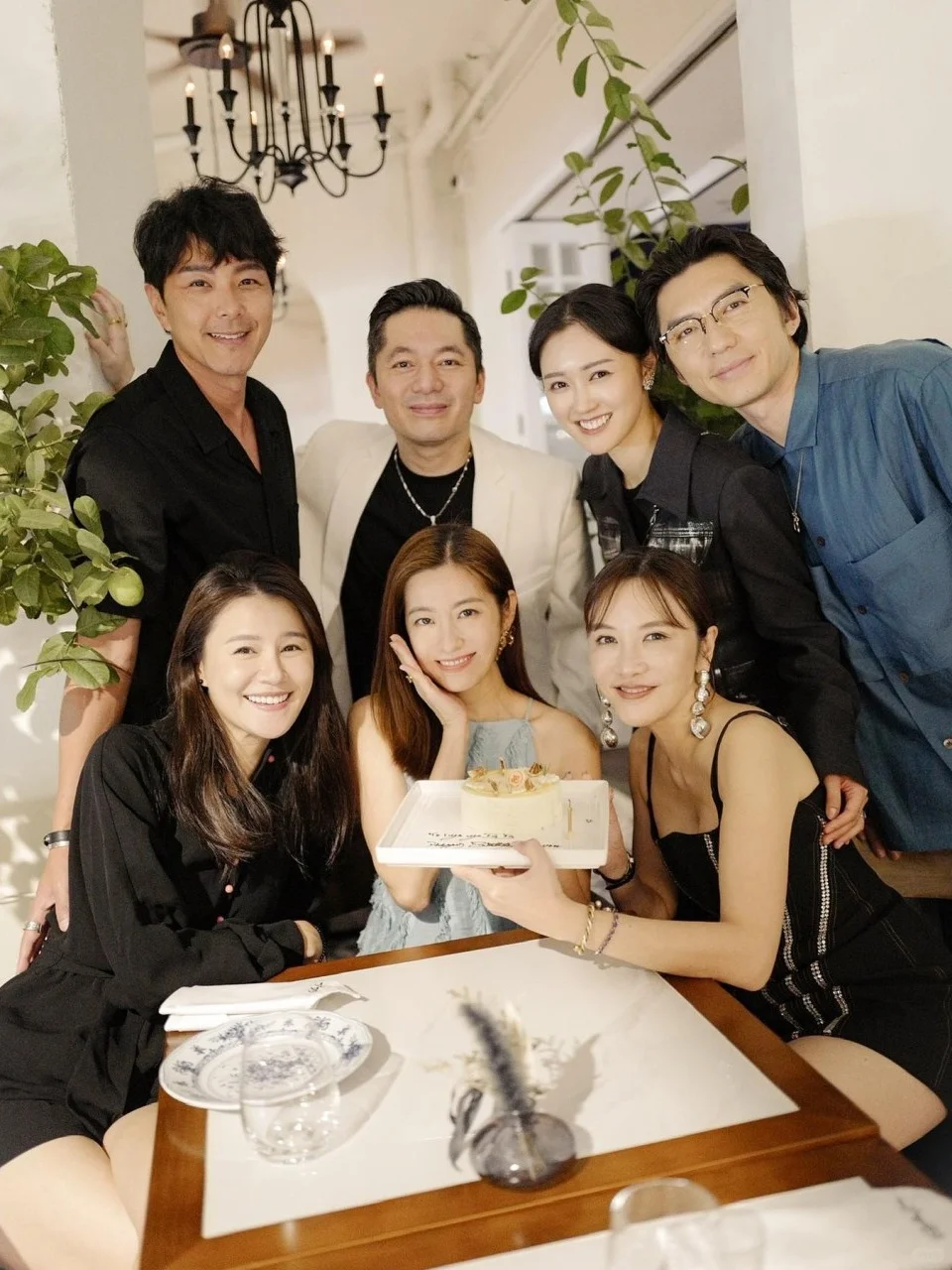 黄翠如张宝儿贺陈自瑶生日，三缺一夫萧正楠送花 	 一直都有“TVB最索...