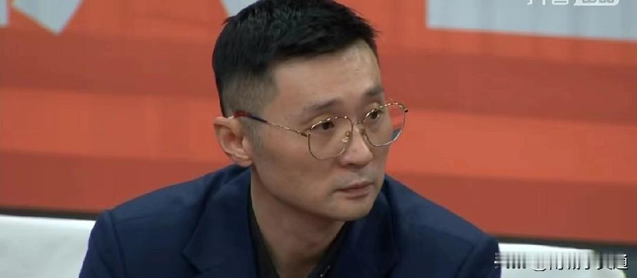 本赛季又一位下课的主教练诞生了，新疆男篮主教练刘伟因身体原因离开球队，球队暂时由