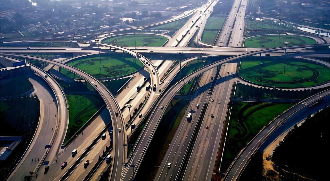 世界上高速公路里程最长的十个国家排行榜
 
高速公路是现代陆路交通的核心骨架，是