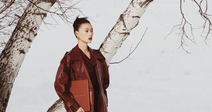 瑞紅映雪，科技成詩：華為MateBook Fold非凡大師年末美學與實力雙絕