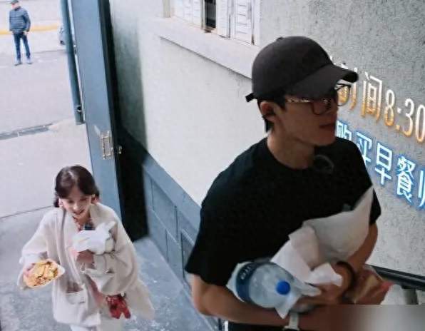 《花少8》第三期：全员和睦引争议 王星越举动成焦点