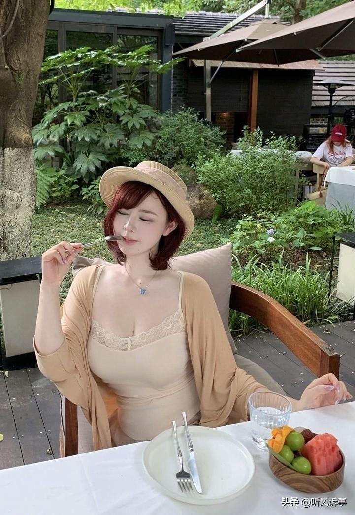 晒图笔记大赛被满目翠绿草木环绕的户外庭院餐厅，绿意层层叠叠，林间氛围安逸治愈。浅