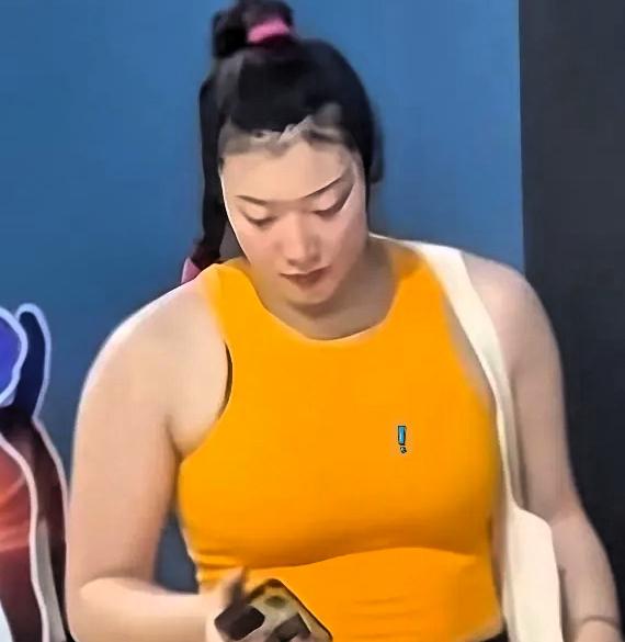 李梦icon终于开口了。网上骂她这么多年，说她球打得不行，又说她私生活乱，还有说