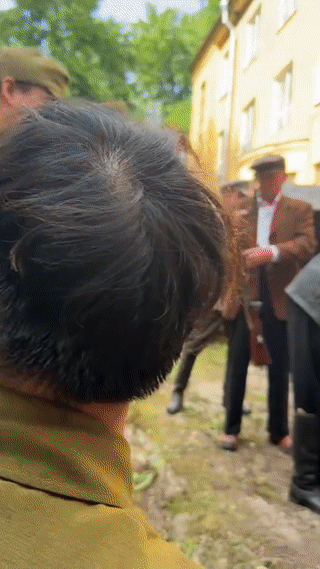 竟然让咱们中国人去扮演日本鬼子？
这样做真的合适吗？
俄罗斯圣彼得堡，一个俄罗斯