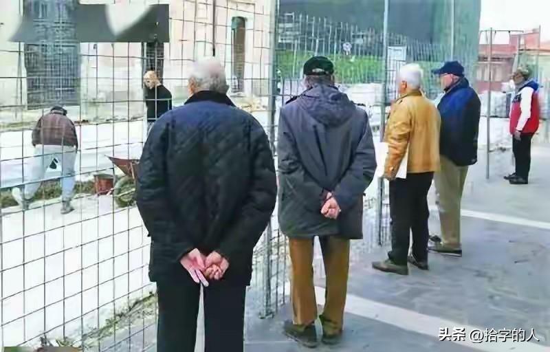我表妹是个90后，今年半年赚了190万。说出来你可能不信，她靠的居然是卖老年人防