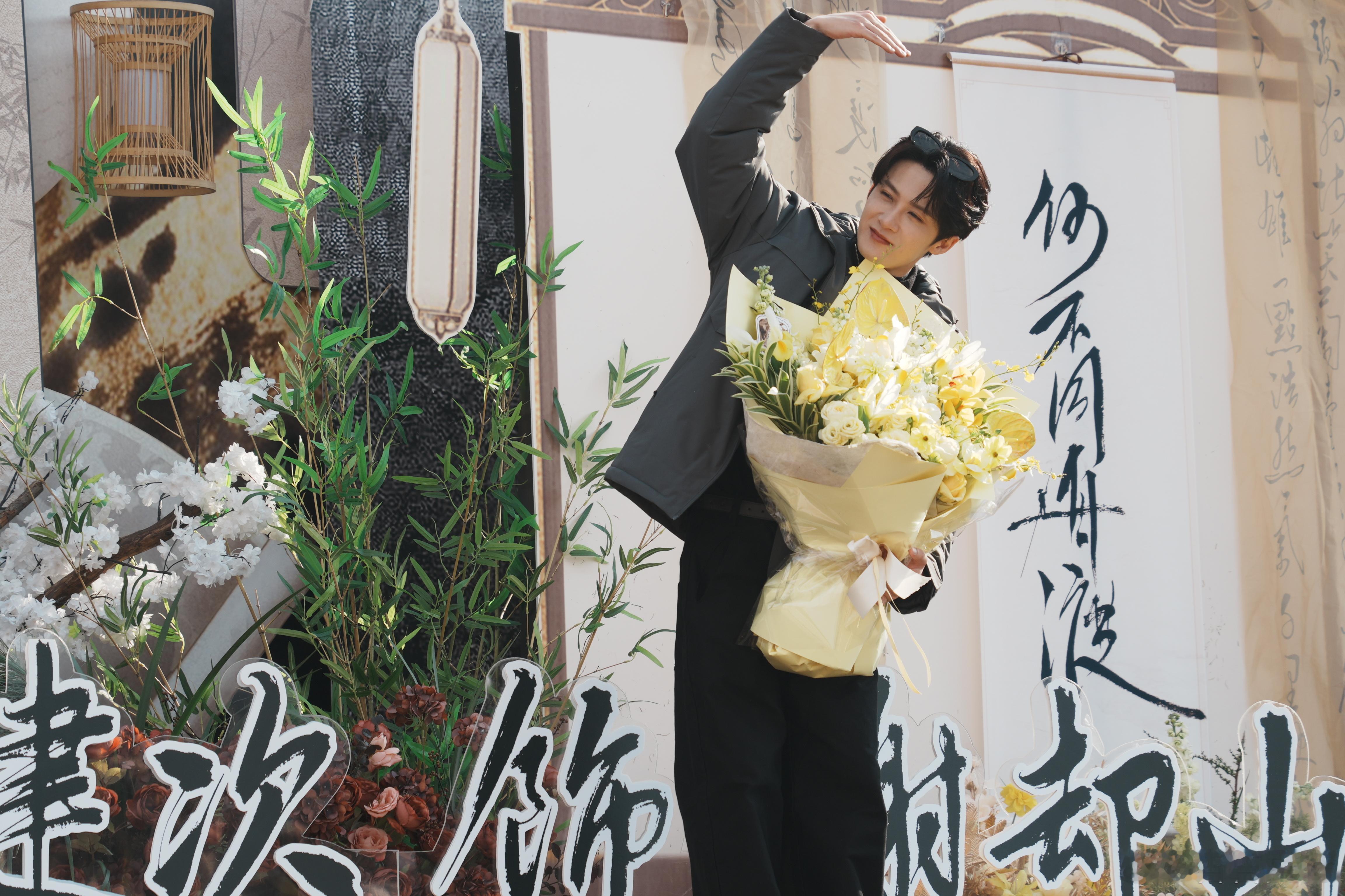 檀健次为横店送上生日祝福 横店三十周年迎来檀健次的暖心献礼，视频搭配亲笔to签诚