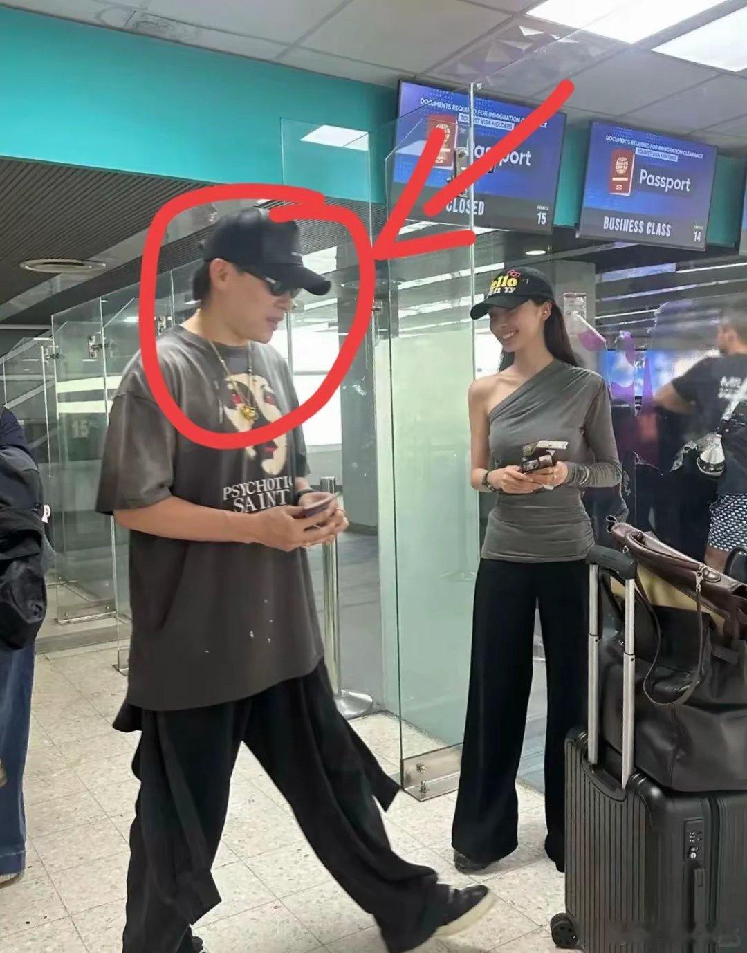 相由心生不是没道理的胡彦斌真的变了42岁的他虽然眼睛小，但是你没发现，他的状态越