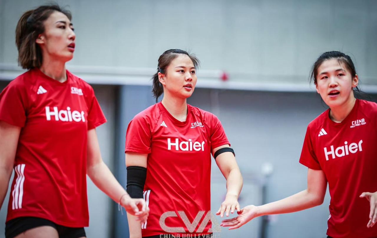 中国女排移师天津！备战亚锦赛，主场冲击奥运门票。
 
根据中国排协8月13日官方