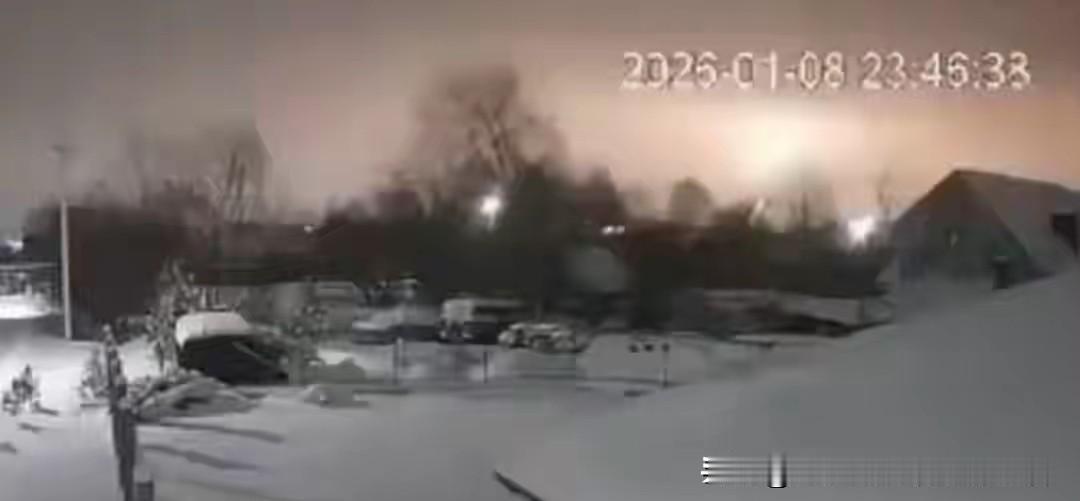 俄军这报复速度绝了！10马赫导弹连夜警告美国
 
美军刚扣完俄罗斯油轮，俄军的反