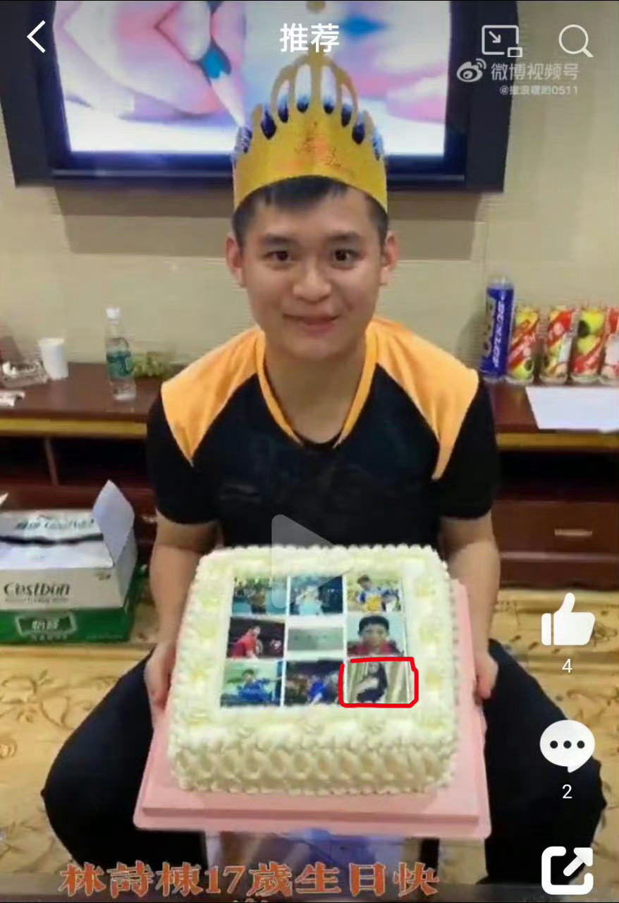 今天晚上八点半们小美帝又要打球了！小美帝是一对胖球混双组合，由太孙和负分大丫头组