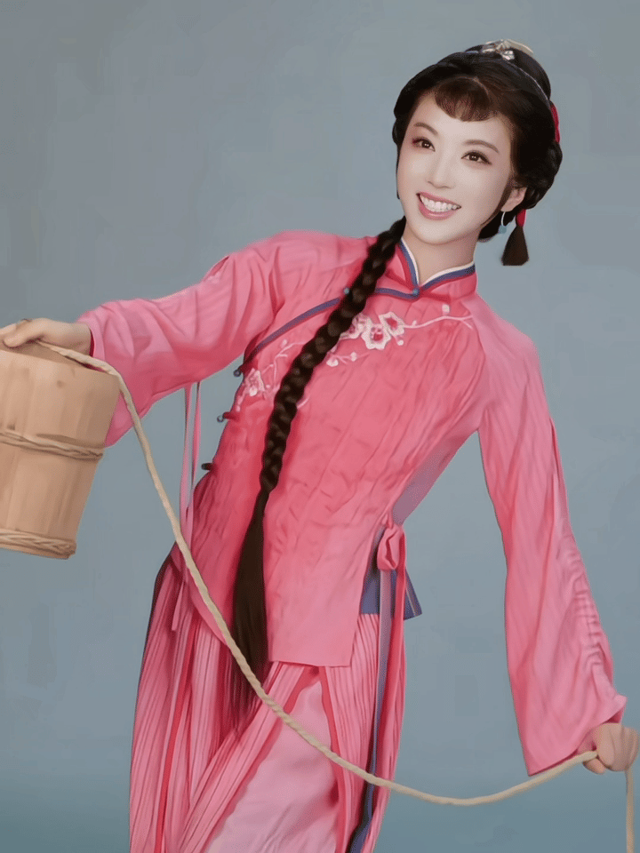 要被李云霄可爱到晕过去了……好娇俏！好可爱！好灵动！有种古装电视剧那种机灵可爱还