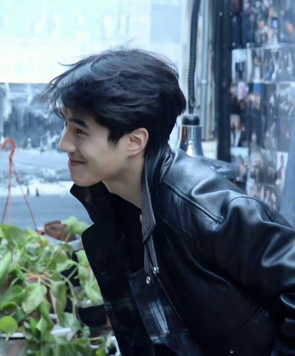 刘昊然当初就不该演那个燃冬，这个清清爽爽的大帅哥谁能不爱呢 ​​​