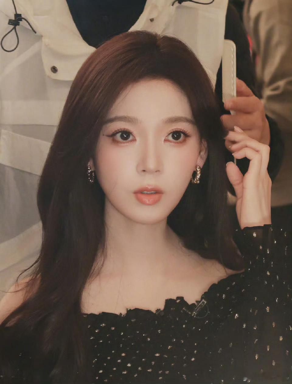 陈瑶女性应放手做喜欢的事被陈瑶在《乘风2026》里传递的态度戳中✨不迎合、不将就