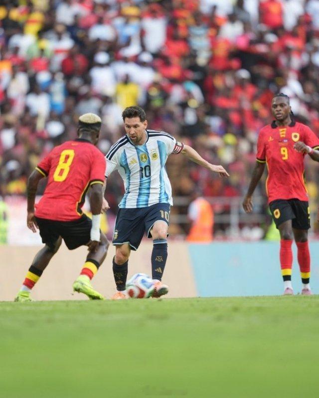 🇦🇷 | 🔄阿根廷和乌克兰足协正在联系，双方都希望未来能进行一场友谊赛（阿