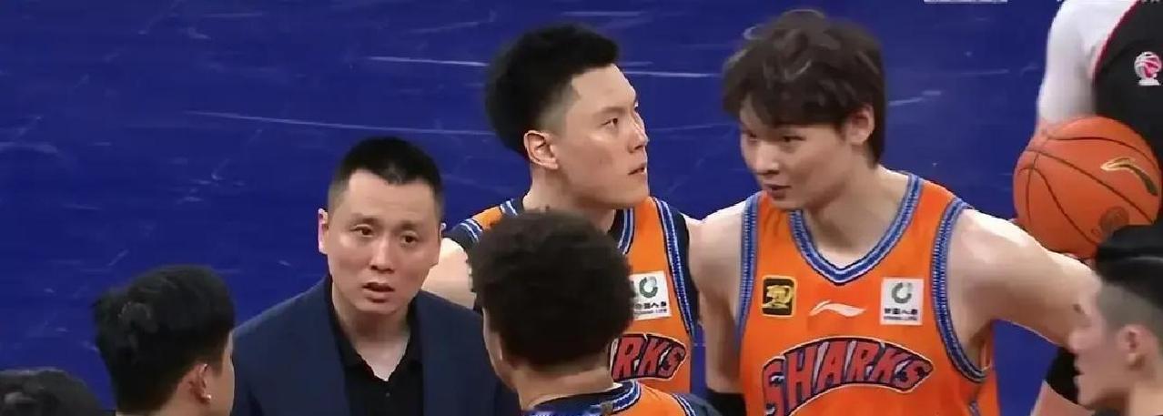 北控把辽宁拉下马！
 
张帆三分雨砸穿辽宁防线，29分刷新赛季个人纪录。费尔德2