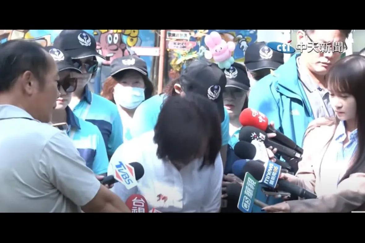 许铭春还在高雄市长党内初选中“挣扎”，恐提前出局！
日前，台“劳动部”被爆出公务
