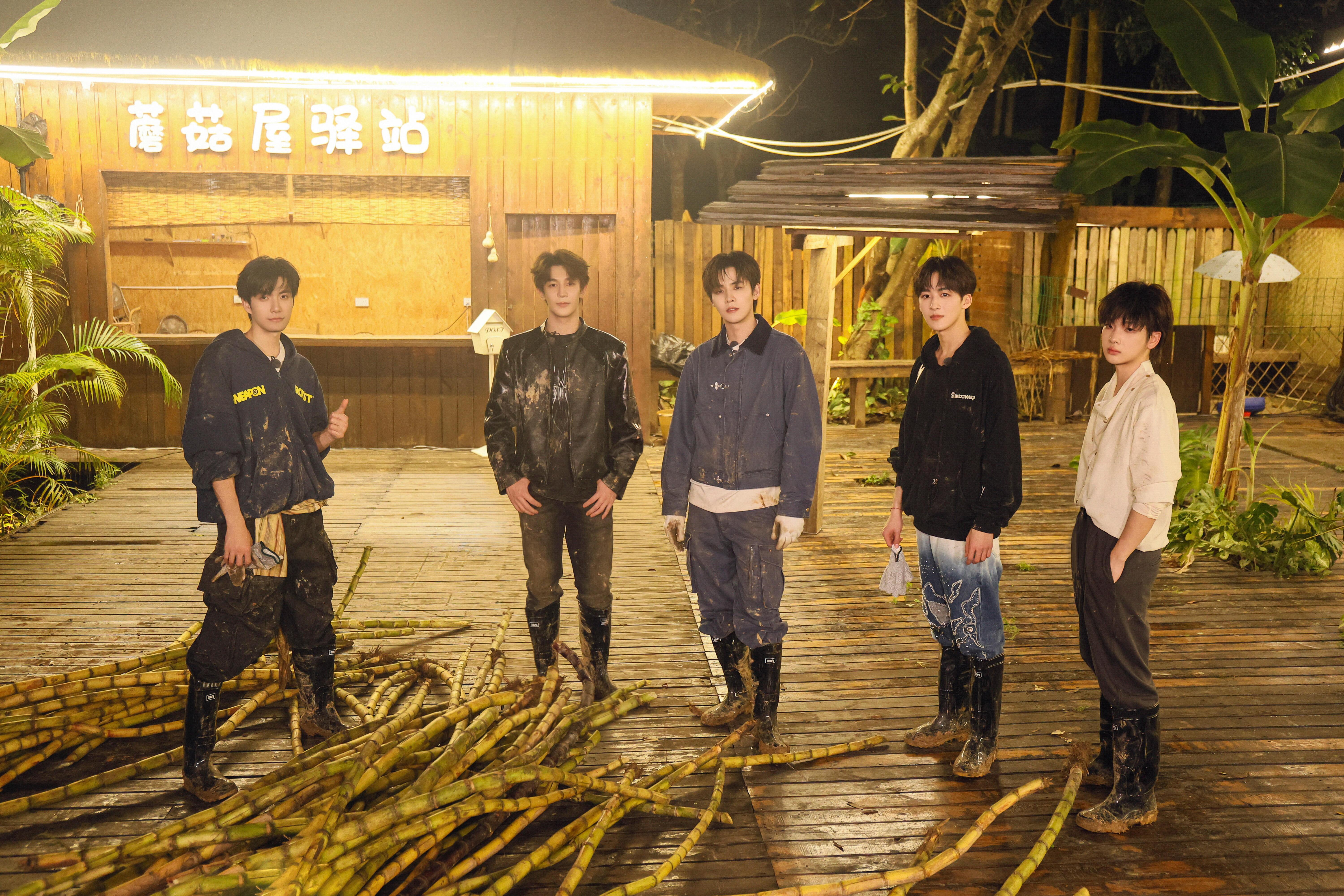 R1SE逃不出大通铺的梦魇是谁的DNA突然狠狠动了！蘑菇屋大通铺一亮相，直接把人