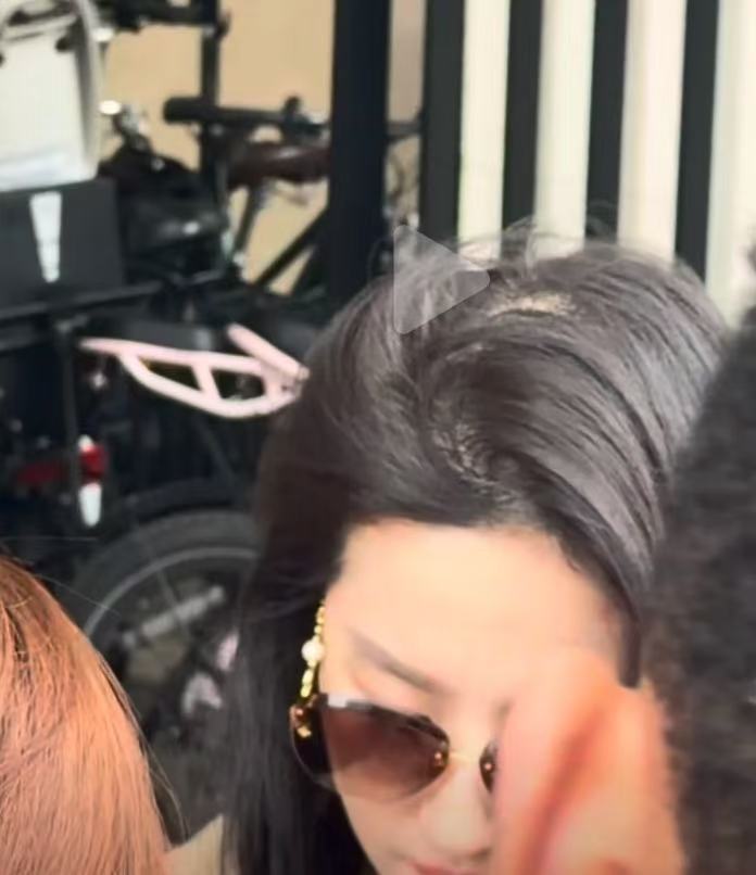 刘亦菲 天仙也挡不住脱发古装 heavy 头套 + 熬夜，换谁都顶不住，心疼美女