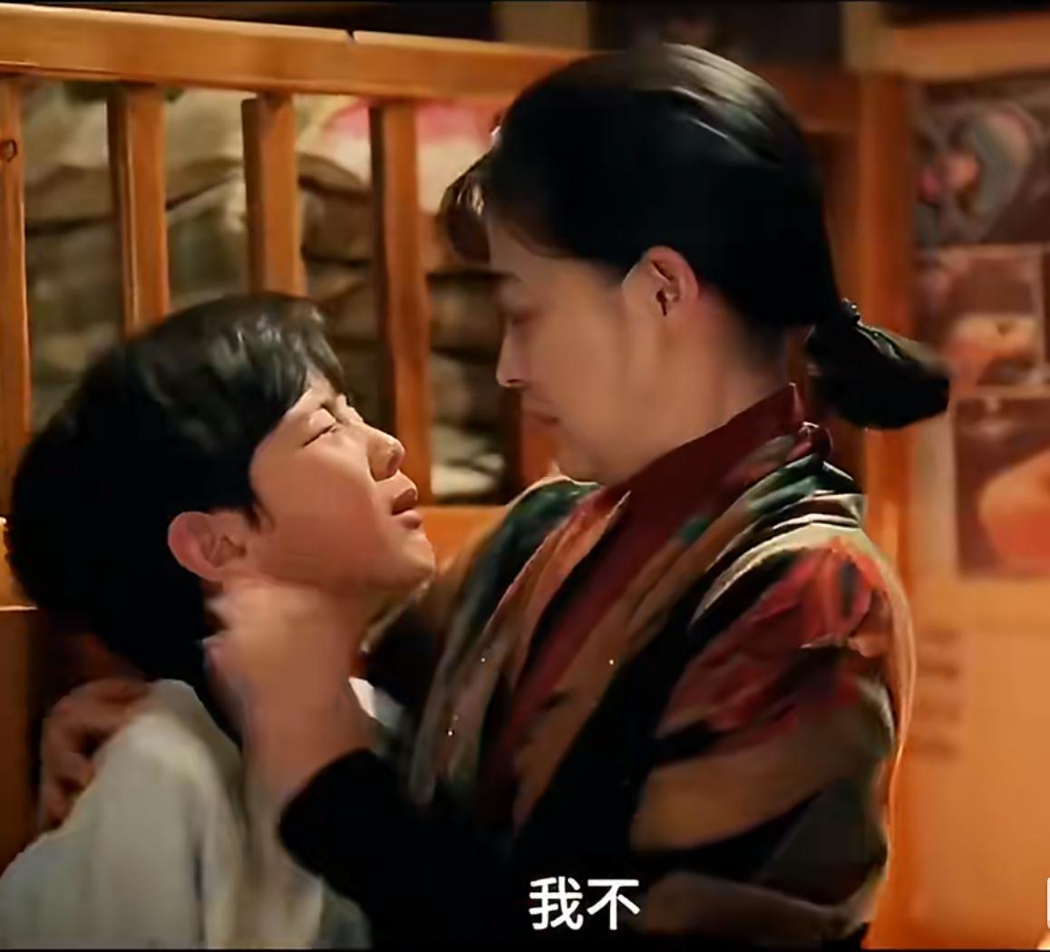 《好好的时光》：庄向上一句“你又不是我妈”伤透了好好的心。
矛盾还是爆发了。
庄