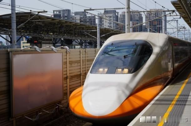 痛快！12306对恶意抢票的黄牛，动了真格的。
多家媒体报道：4月16日至18日