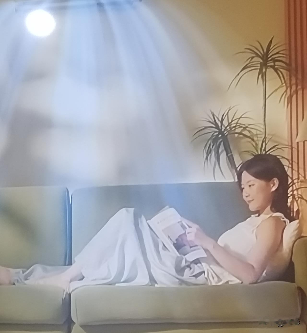 今天晚上正在吃饭的时候，老婆突然说前我们村老李的儿子离婚了！我大吃一惊，手里的馒
