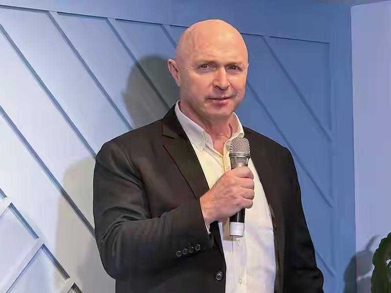 美军退役军官狂言对华“断粮”，赤裸裸针对14亿人，这份敌意太嚣张！
 
简直丧心