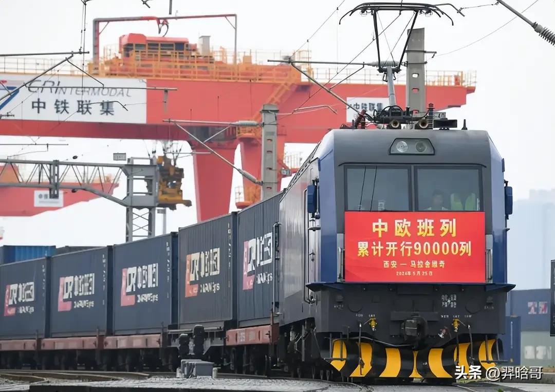 波兰放行前夜，北极航线首航！中国贸易布局藏深意
 
波兰宣布放行中欧班列的前一日
