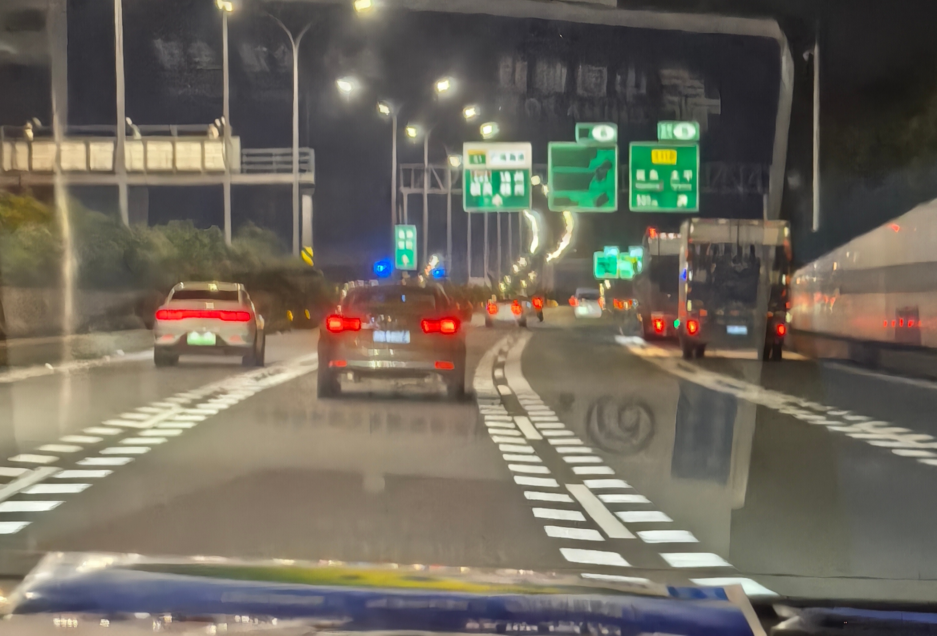 今晚又路上过夜…… 
