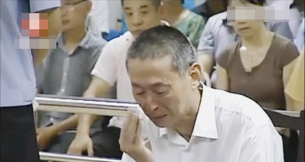 1996年，安徽蚌埠，民警武钦元主动走进凶案现场，向刑警描述了一个他“不该知道”