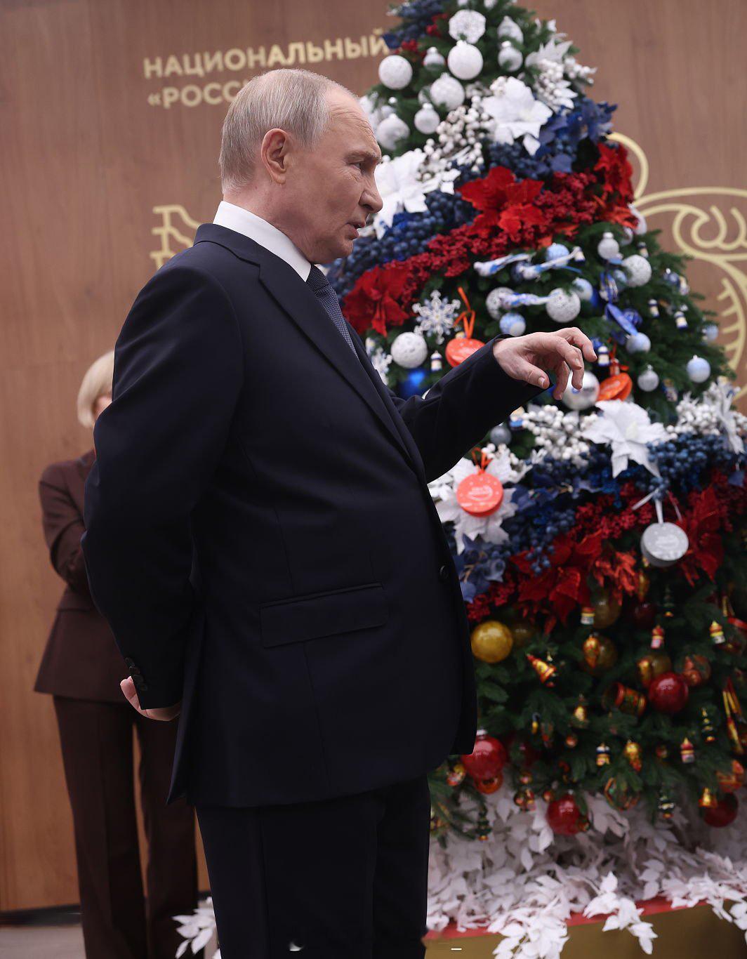 瓦洛佳小朋友  肚肚好可爱