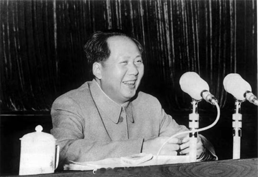 毛主席帅气也就罢了，还那么有才；有才也就罢了，还那么智慧；智慧也就罢了，还要为人