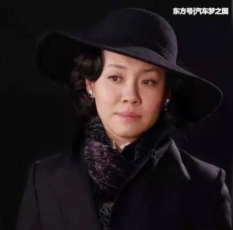 《父母爱情》里刘琳扮演的小姑子江德华太让人印象深刻了。


江德福把她接到城里，