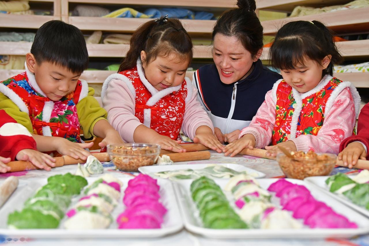 今日迎冬至！将进入一年最冷时段

2025年12月21日17时21分，冬至节气正