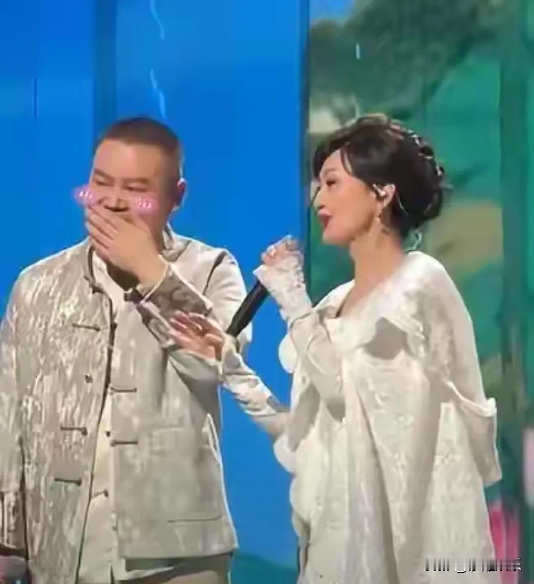岳云鹏回应和赵雅芝合唱捂嘴偷笑：抱歉没忍住，看见芝姐我是真害羞啊

2026年的